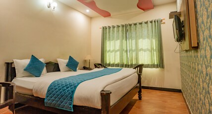 Hotel Monarch Room Type - Super Deluxe Room