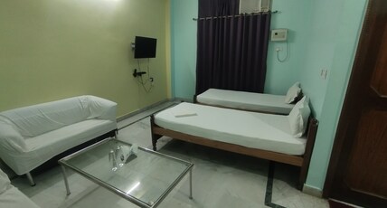 HOTEL URVASHI Room Type - DELUXE ROOM