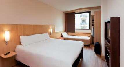 Ibis Barcelona Santa Coloma Room Type - Standard Room with 1 double bed and 1 single bed