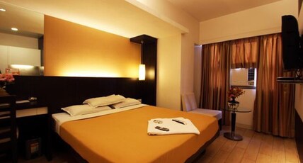 Hotel Mourya Residency Pvt Ltd Room Type - Deluxe Room