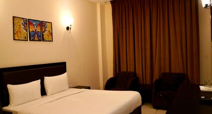 SALUJA HOTELS Room Type - Suite Room