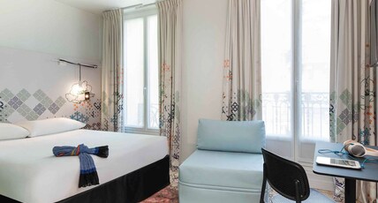 Ibis Styles Paris Saint Lazare Room Type - Standard Room with 1 double bed and 1 single sofa bed