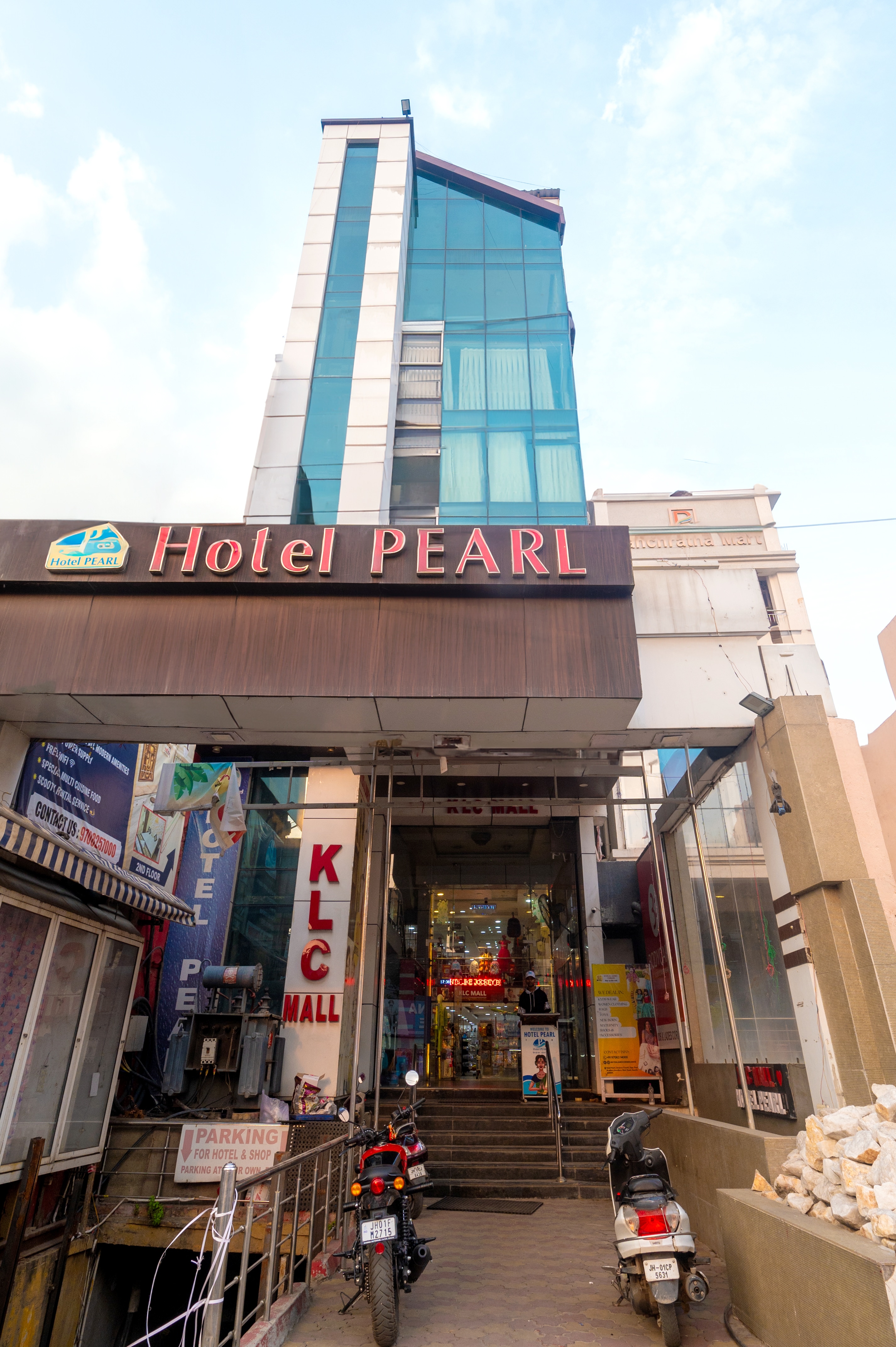 Hotel Pearl - Tap to explore photos