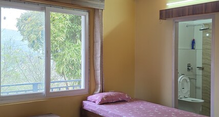 Tapas   Peaceful Hillside Stay Room Type - Bed room with two single beds temple view