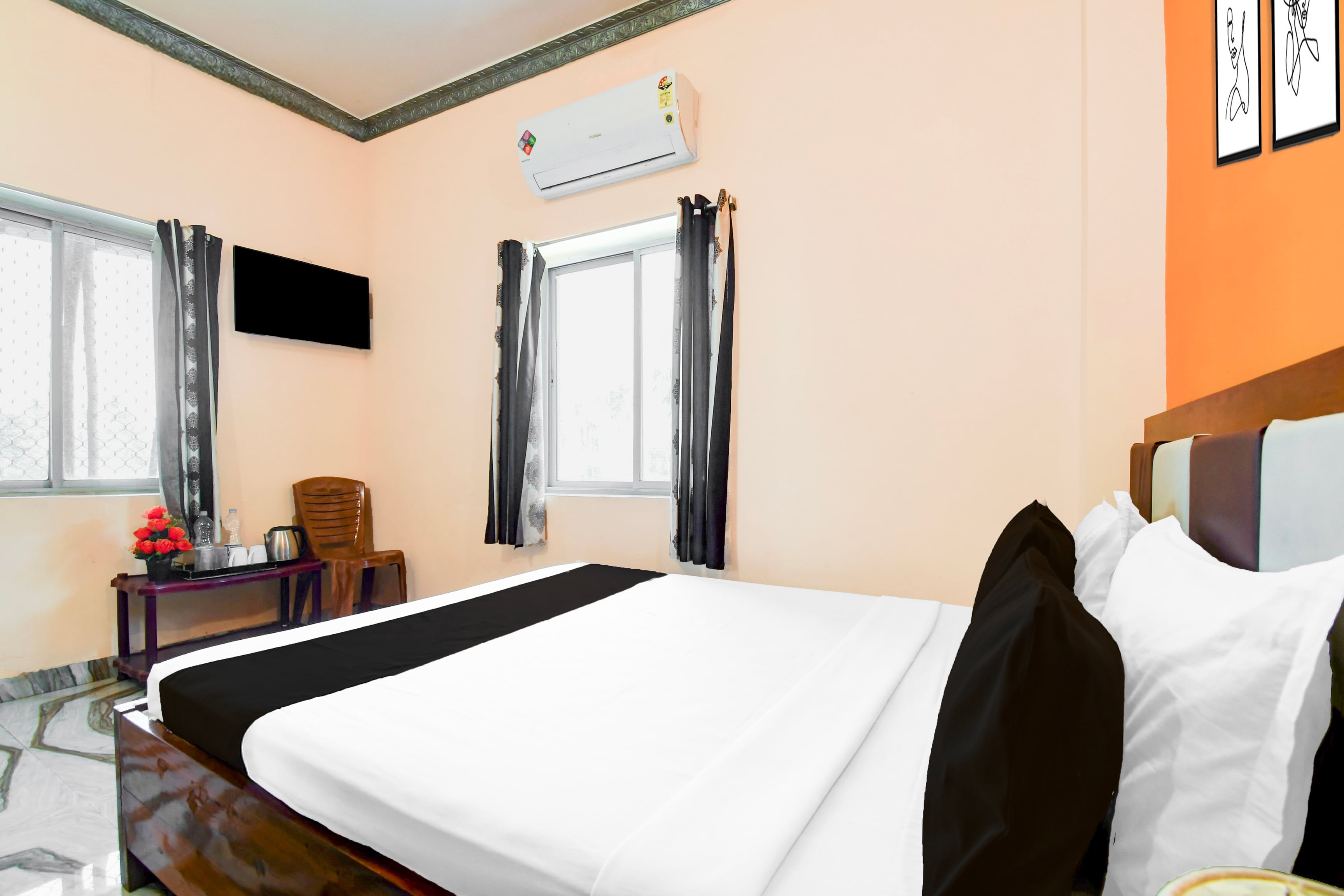 Hotel O Jagannatha Temple Paschim Dwar - Tap to explore photos