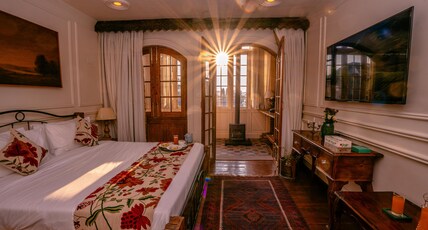 Hazaar Dastaan Room Type - Sapphire Suites - Pool View