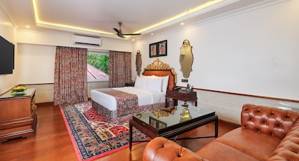 Mayfair Spa Resort & Casino Room Type - Premium Cottage with Bathtub and Balcony Mayfair Spa Resort & Casino Room Type - Premium Cottage with Bathtub and Balcony