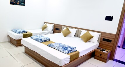 Hotel Wilson Hill Room Type - FAMILY ROOM (KING BED + SINGLE BED)