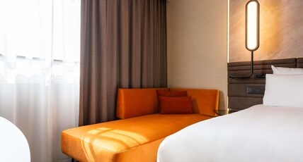 Novotel Warszawa Centrum Room Type - Superior Room with 1 Double Bed and 1 Single Bed Novotel Warszawa Centrum Room Type - Superior Room with 1 Double Bed and 1 Single Bed