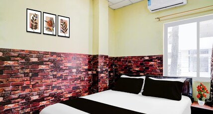 Collection O Ganeshguri Nayanpur Formerly Rainbow Residency Room Type - Classic with Balcony
