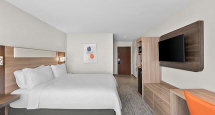 Holiday Inn Express & Suites MORRILTON Room Type - 1 King Standard