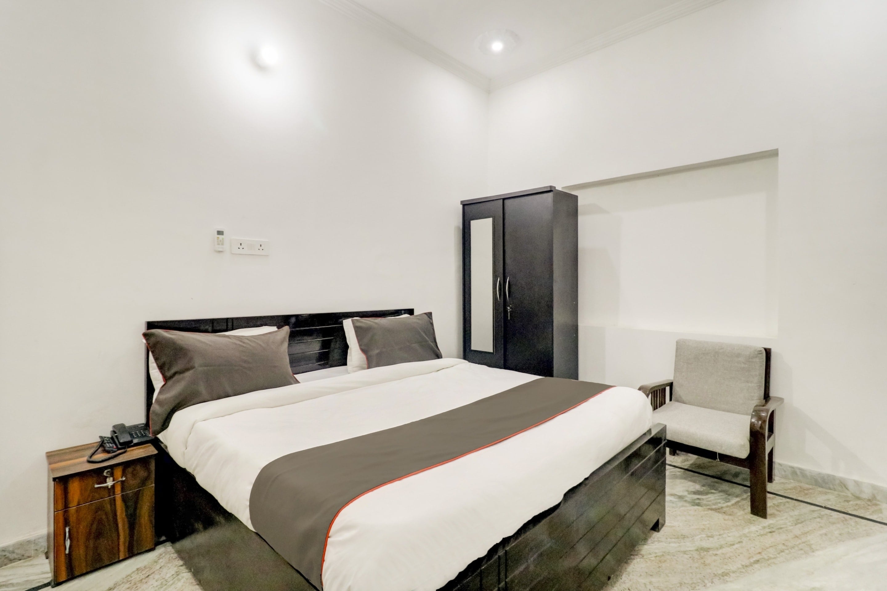 Hotel O BJ Residency - Tap to explore photos