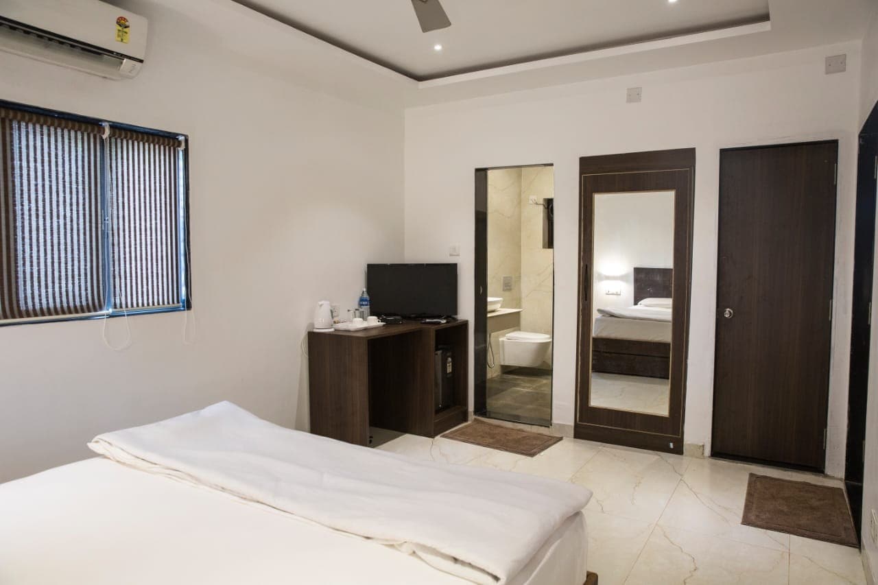 Samindar Beach House - Tap to explore photos