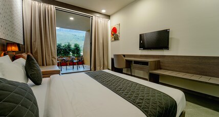 The Grand Resort Room Type - Grand Oasis Room