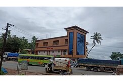 Sri Ratna Lodge