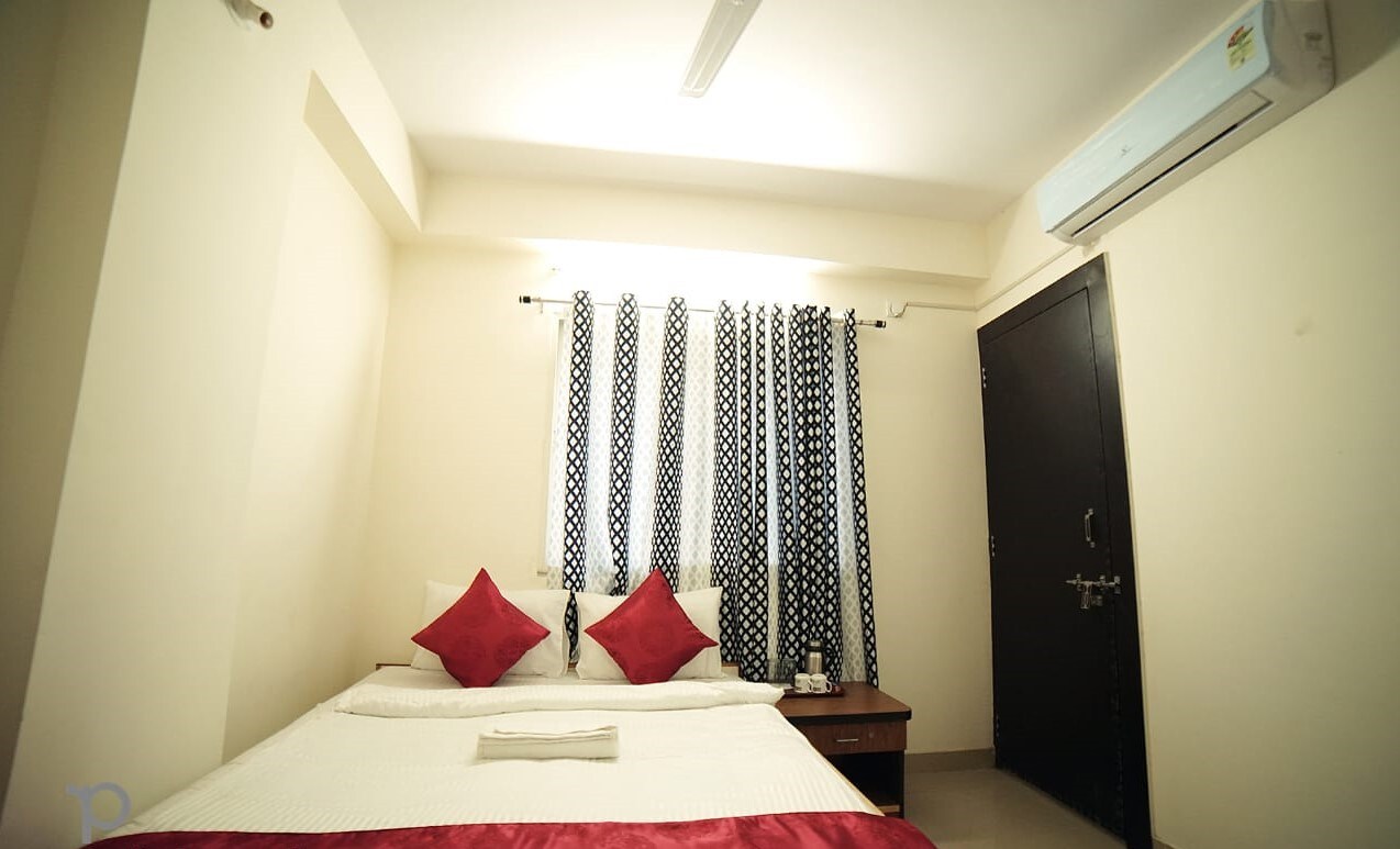 Hotel Rediwal Heights - Tap to explore photos