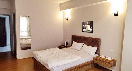 Pinecrest Aritar Room Type - Room No-202 Mountain View - Deluxe Double Sharing Room