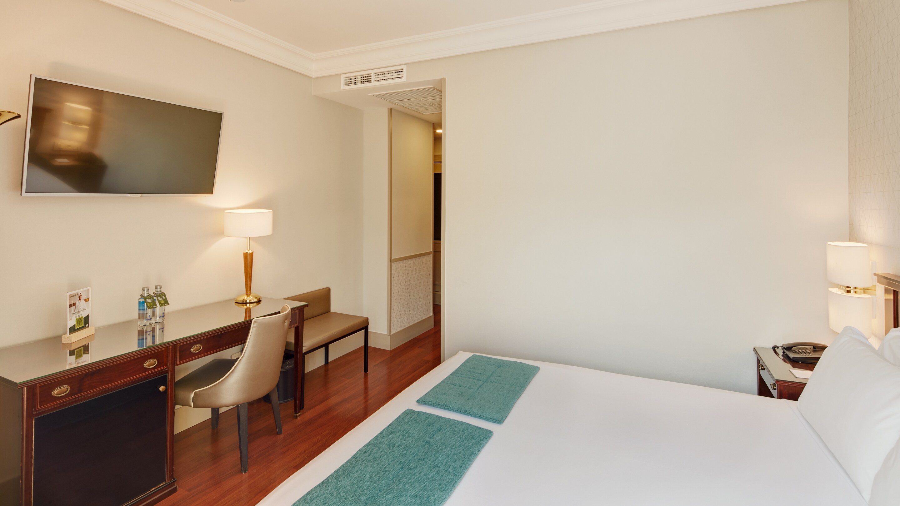 Sercotel Gran Hotel Conde Duque - Tap to explore photos