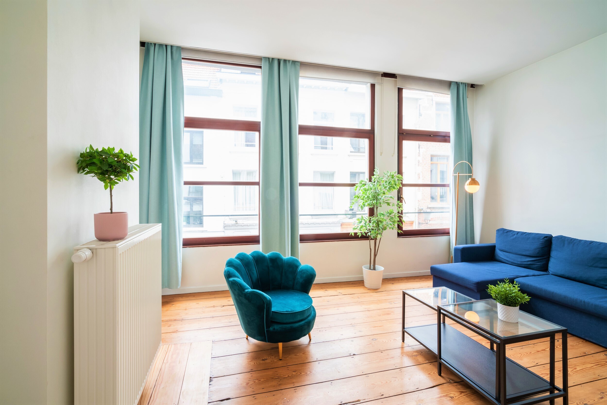Old Town Lodge Antwerp Apartment - Tap to explore photos