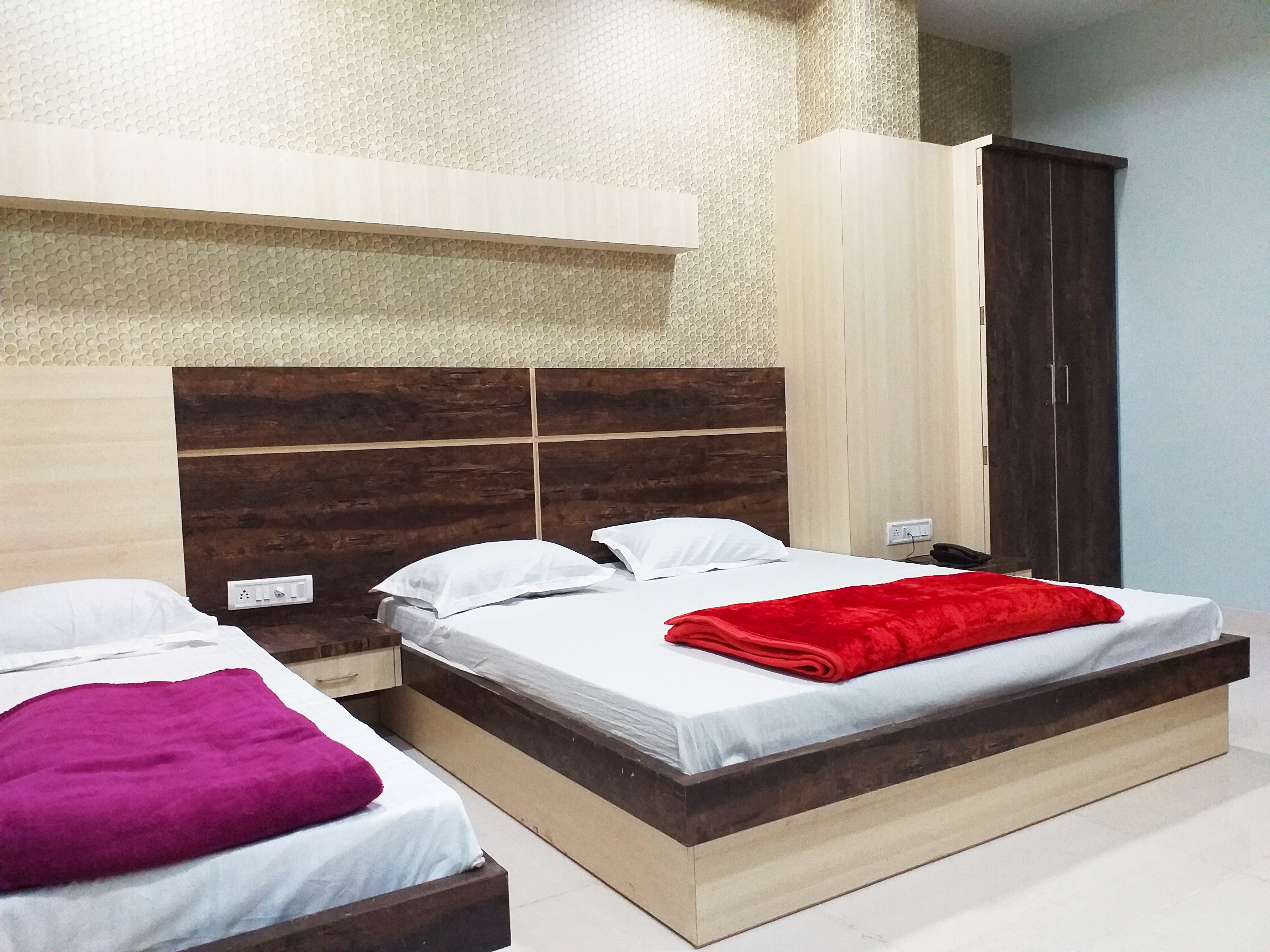 HOTEL SHREE KESHAV - Tap to explore photos
