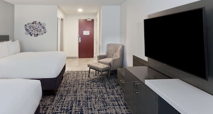 DoubleTree by Hilton Dothan Room Type - 2 QN HEARING ACC BALCONY