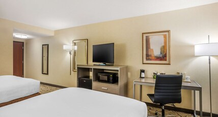 Best Western Danville Inn Room Type - 2 Double Beds, Non-Smoking, Microwave And Refrigerator, Work Desk, Wi-Fi, Full Breakfast