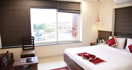 Hotel Coral Grand Room Type - Exclusive Room with Work Desk