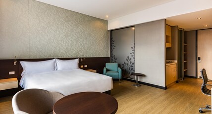 DoubleTree by Hilton Bogota Salitre AR Room Type - 1 KING W KTCHNTT EXECUTIVE