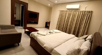 Hotel Vaishno Aerocity Room Type - Suite Room
