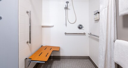 Holiday Inn Express Hotel & Suites Dewitt - Syracuse Room Type - 1 King Standard Mobility Accessible Roll in Shower Holiday Inn Express Hotel & Suites Dewitt - Syracuse Room Type - 1 King Standard Mobility Accessible Roll in Shower