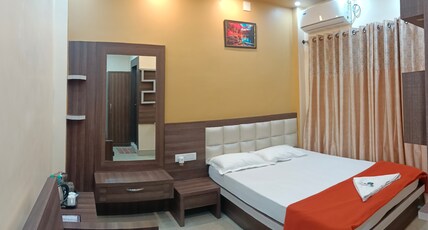The Palash Kunja Resort Room Type - DELUXE ROOM QUEEN BED 1st FLOOR
