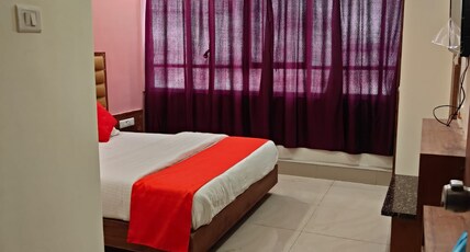 HOTEL RR Room Type - DELUX AC ROOMS