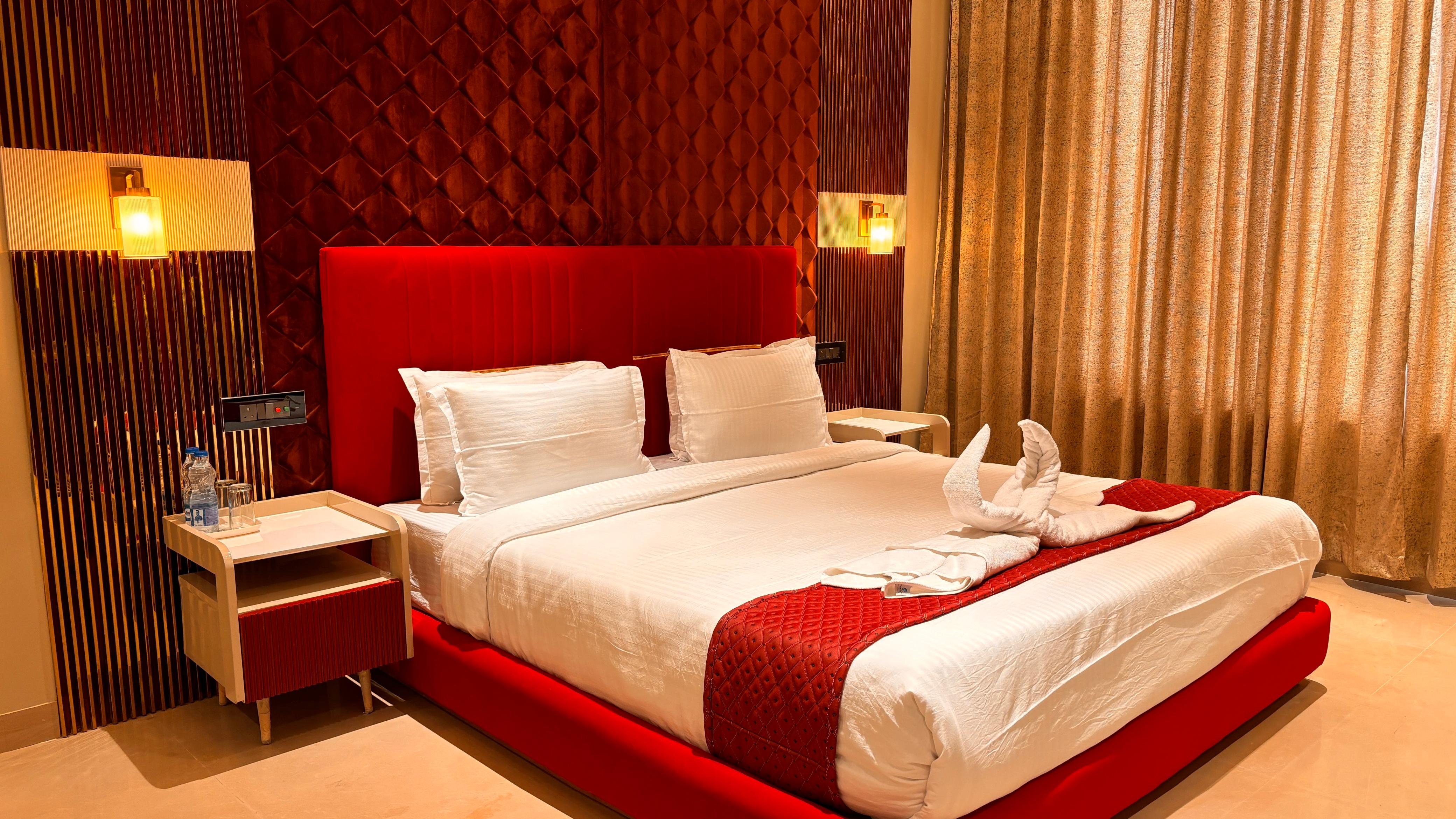 Hotel Dibakar palace - Tap to explore photos