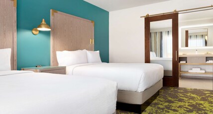 EMBASSY SUITES BY HILTON BOULDER Room Type - 2 QUEEN BEDS 2 ROOM SUITE
