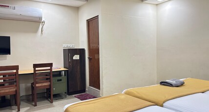 Baithul Kareem Room Type - Deluxe AC 3BED