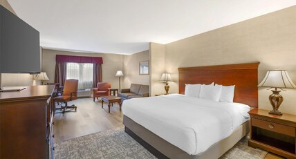 Best Western Plus Vineyard Inn & Suites Room Type - 1 King Bed, Non-Smoking, Sofabed, Work Desk, Microwave And Mini-Refrigerator, Wi-Fi, Shower Only, Fu Best Western Plus Vineyard Inn & Suites Room Type - 1 King Bed, Non-Smoking, Sofabed, Work Desk, Microwave And Mini-Refrigerator, Wi-Fi, Shower Only, Fu