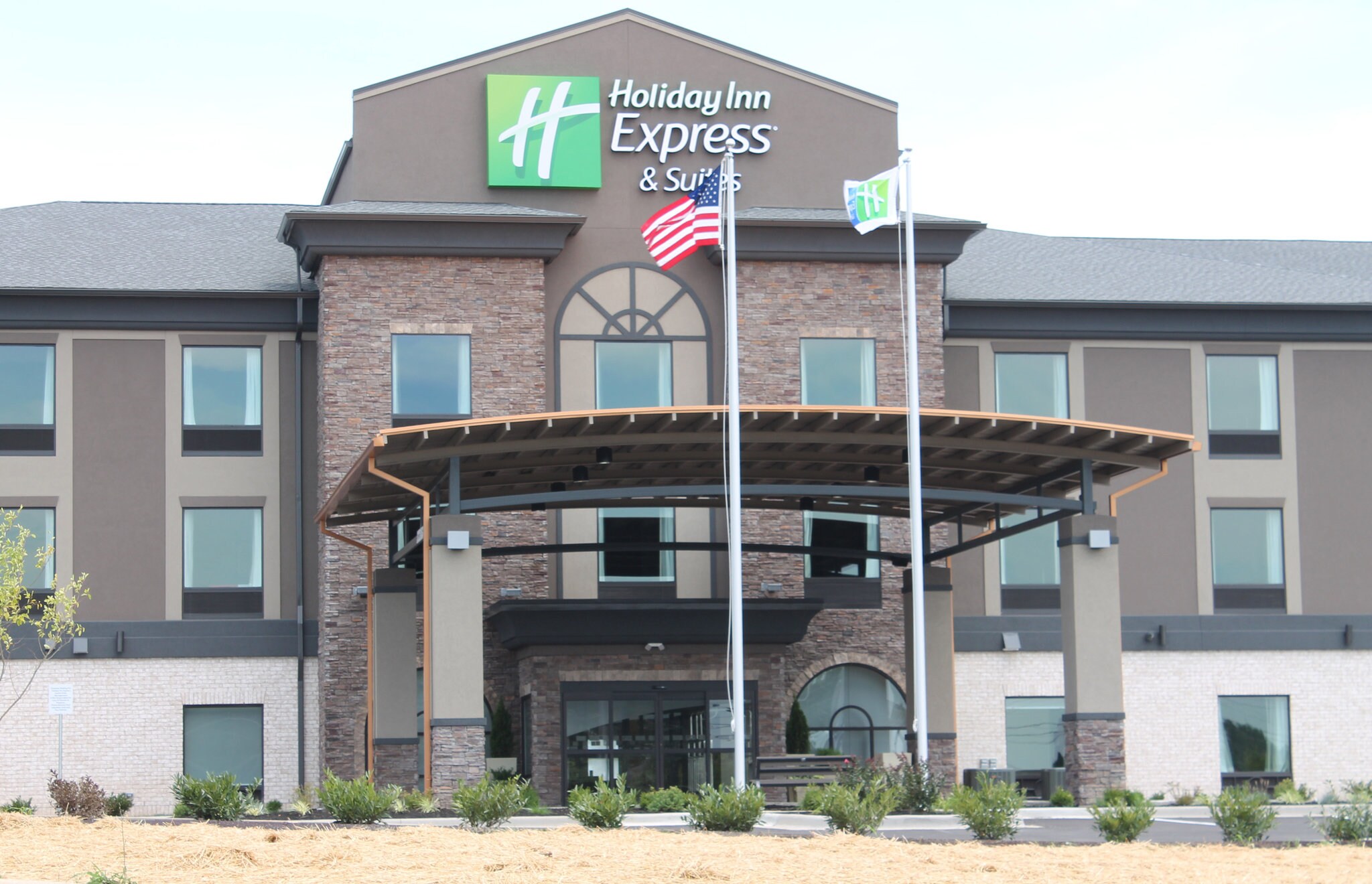 Holiday Inn Express Hotel & Suites Glasgow - Tap to explore photos