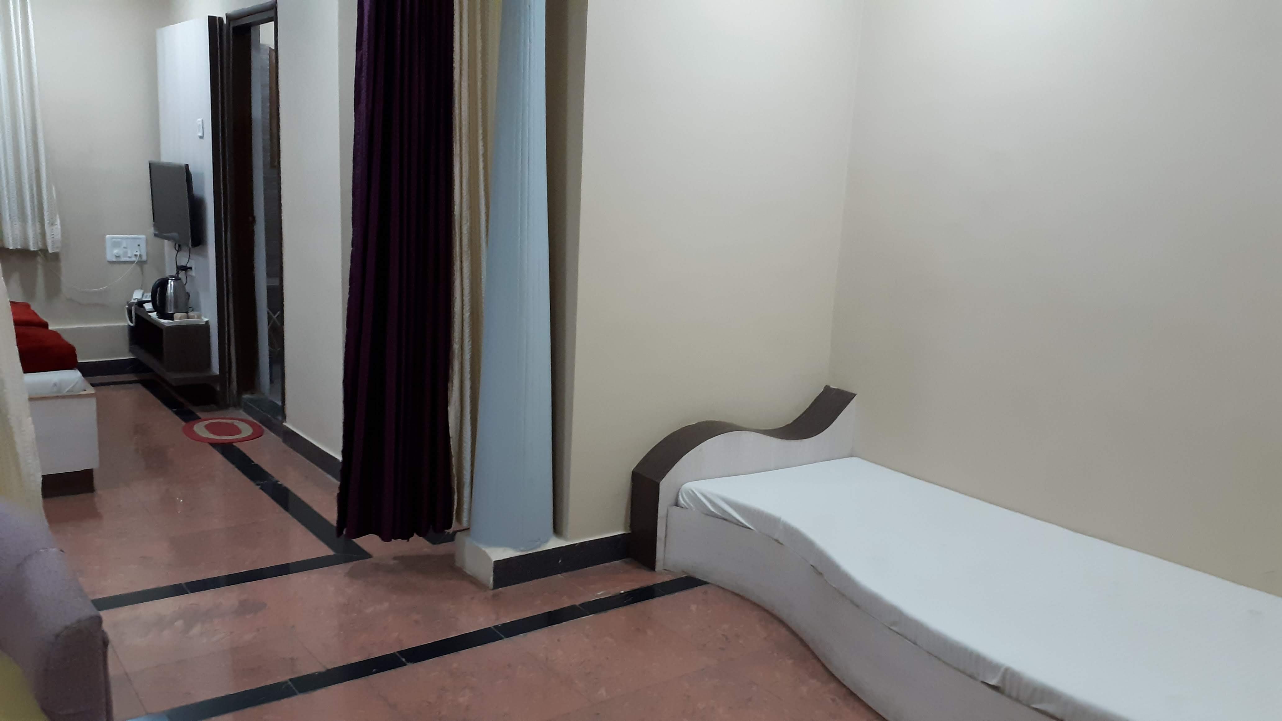 Hotel Devendra - Tap to explore photos