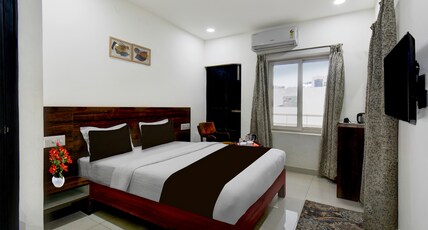 Super Hotel O Mysore Zoological Park Formerly Queens Comfort Room Type - Deluxe