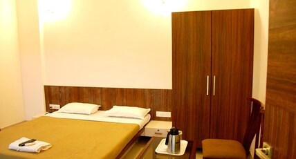 HOTEL MAHENDRA Room Type - Deluxe Room