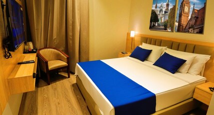 FORTUNE PLAZA HOTEL Room Type - Deluxe Room