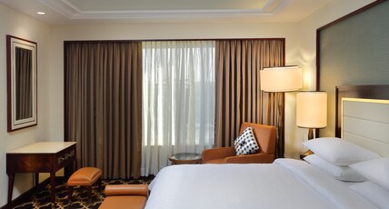 Sheraton Grand Pune Bund Garden Hotel Room Type - Club Lounge Access, 1 Bedroom Executive Suite, 1 King Sheraton Grand Pune Bund Garden Hotel Room Type - Club Lounge Access, 1 Bedroom Executive Suite, 1 King