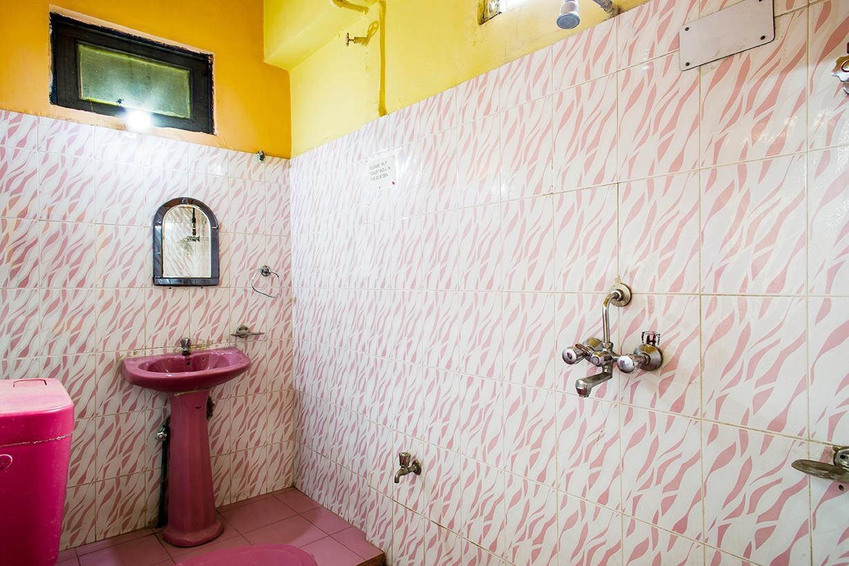 Govind Hotel - Tap to explore photos