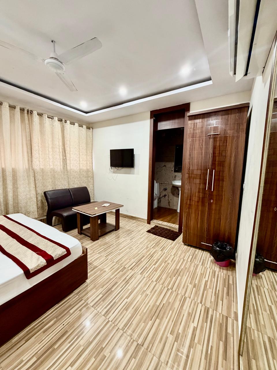 Hotel Jeevak Mohali - Tap to explore photos