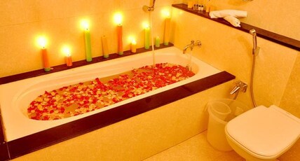 Hotel Radha Prasad Room Type - Royal Club Suite