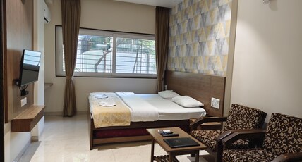 Hotel Shreyas Room Type - Standard AC Room