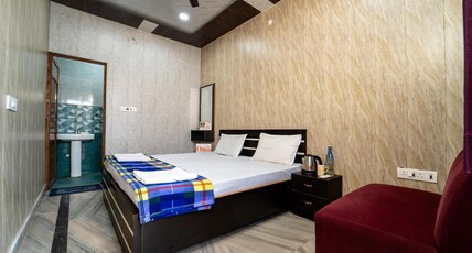 Omji Ashram - Udasin Sangat Rishi Room Type - Deluxe Double Room