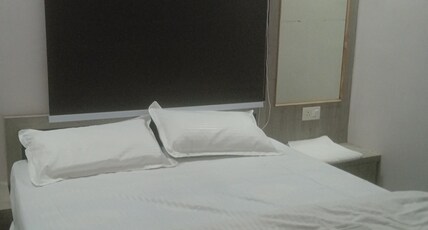 The bliss hotel Jaipur Room Type - Deluxe shared bathroom