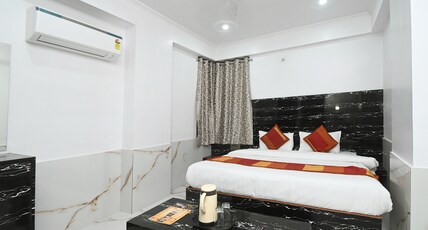 Hotel STAR Near Railway Station Room Type - Executive Double Bed Room