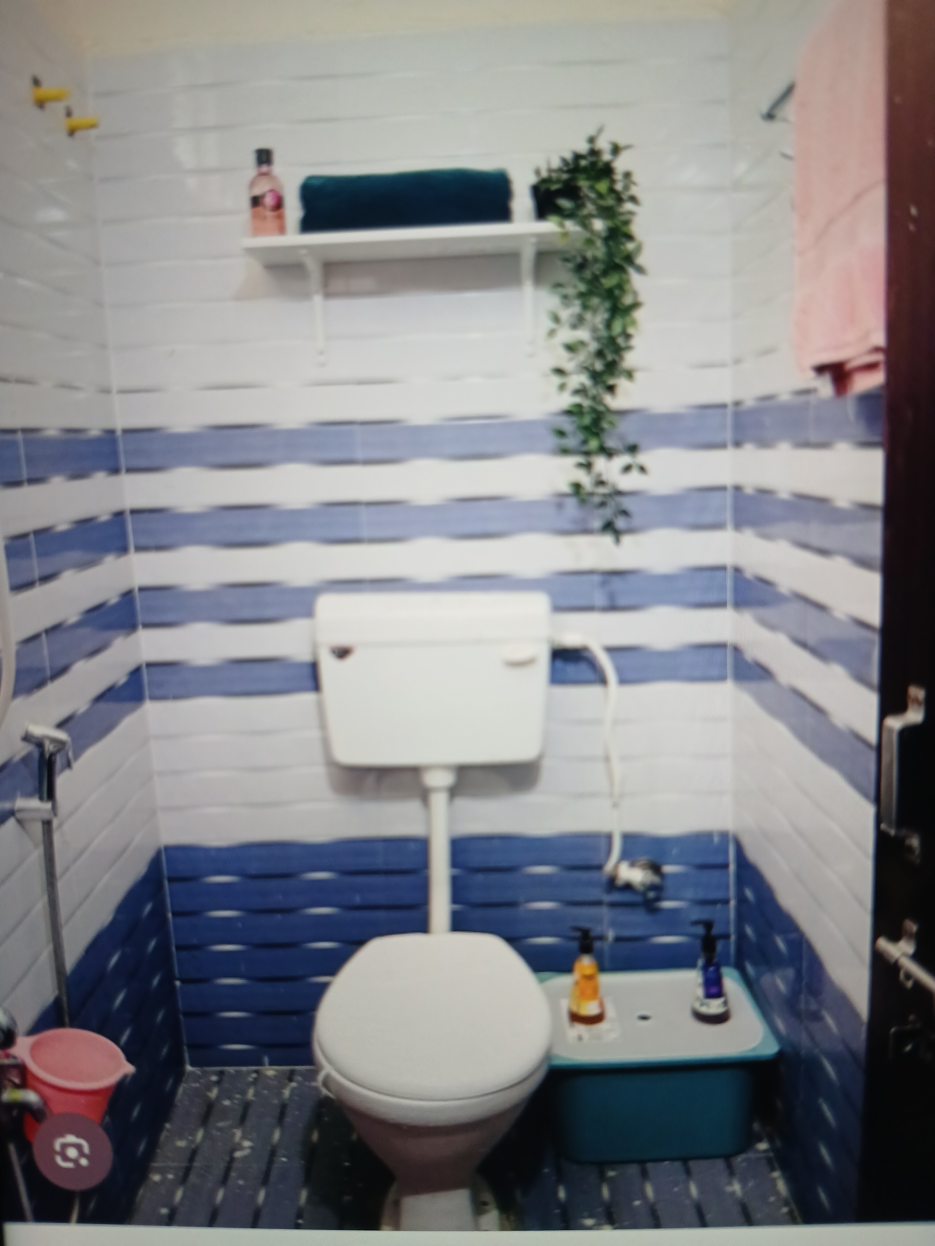 Shri Radhakunj Guest house - Tap to explore photos